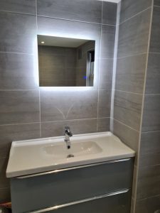 Bathroom mirror with lighting